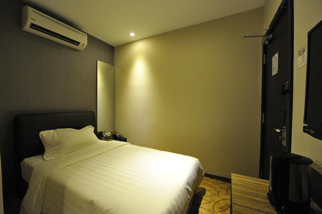 Milano Hotel Kluang Exterior foto